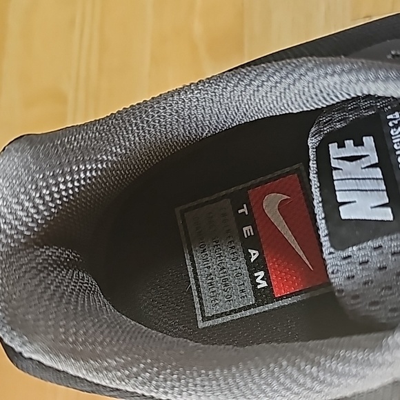 Nike Zoom Sneakers Mens Sz 10.5 Black and White  Excellent Condition - Picture 9 of 10